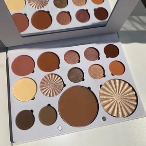 New! OFRA BOHO PALETTE